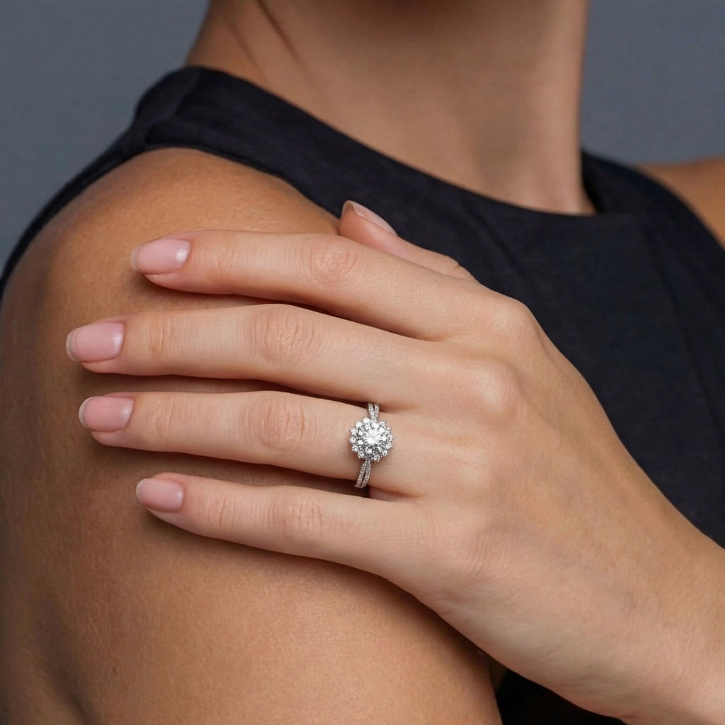 Anillo Halo Estelar con Moissanita
